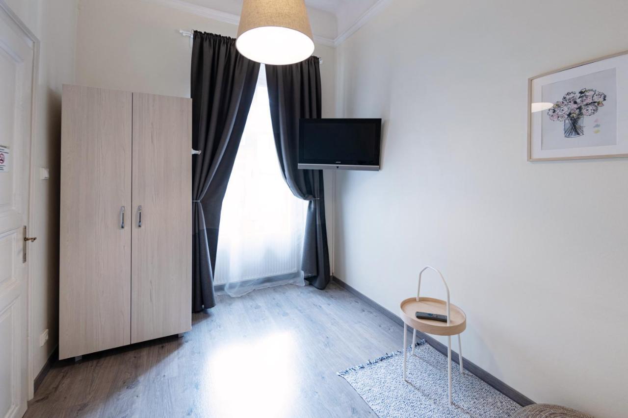 Ozone Private Rooms Budapesta Exterior foto