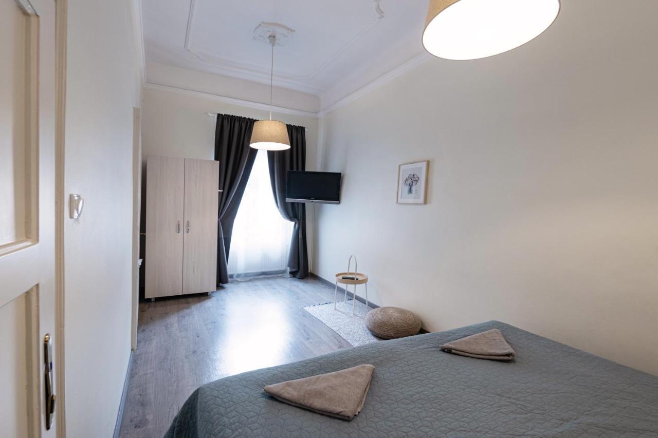 Ozone Private Rooms Budapesta Exterior foto