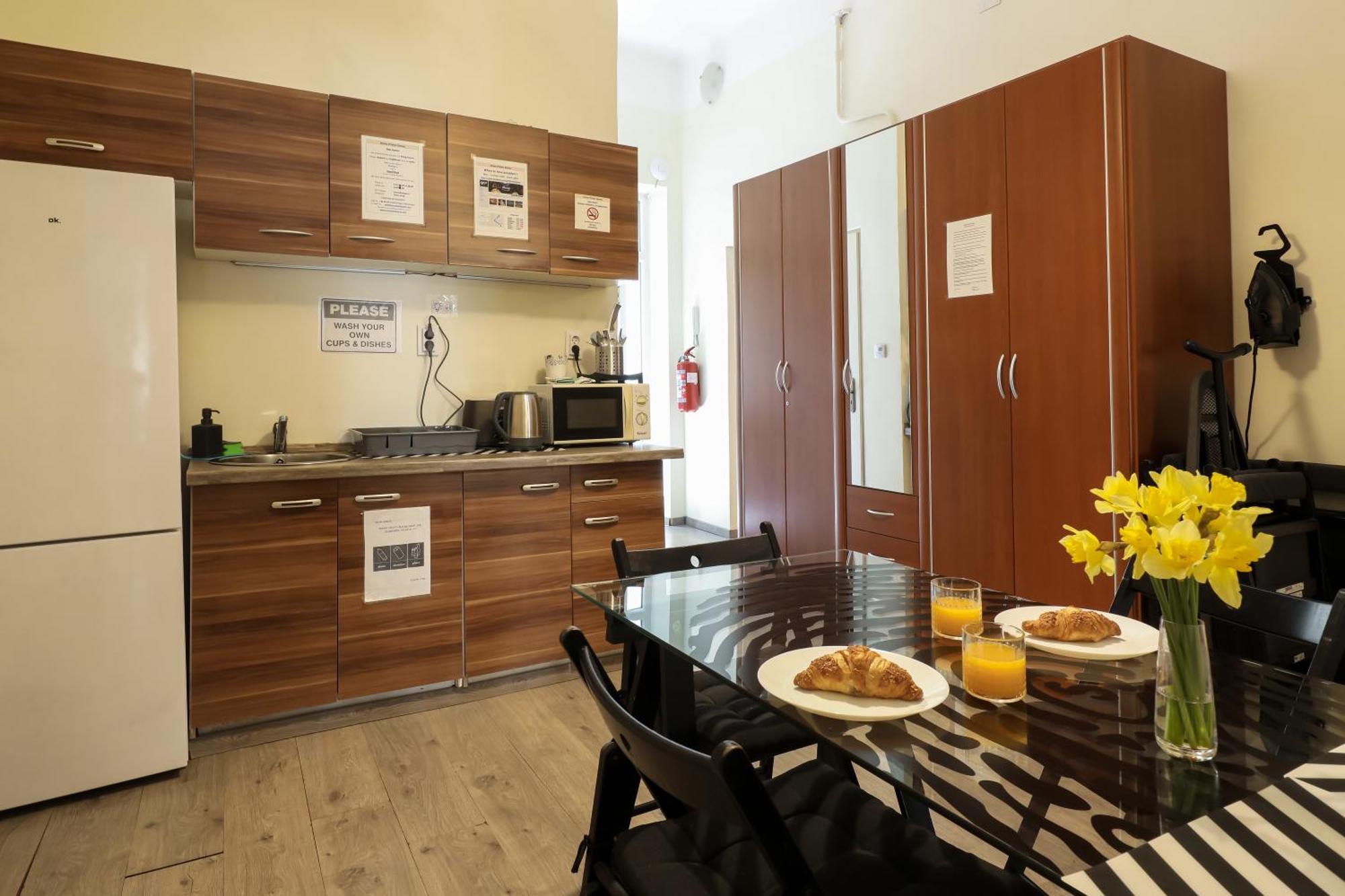Ozone Private Rooms Budapesta Exterior foto
