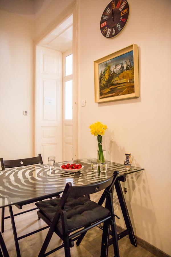 Ozone Private Rooms Budapesta Exterior foto
