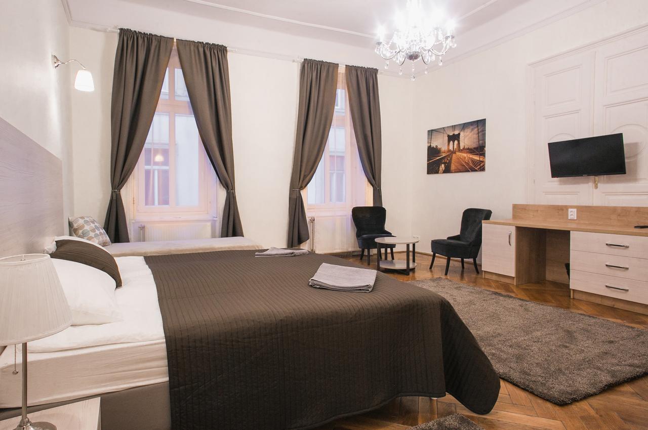 Ozone Private Rooms Budapesta Exterior foto