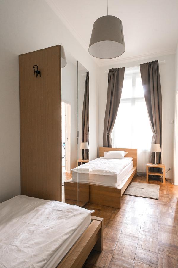 Ozone Private Rooms Budapesta Exterior foto